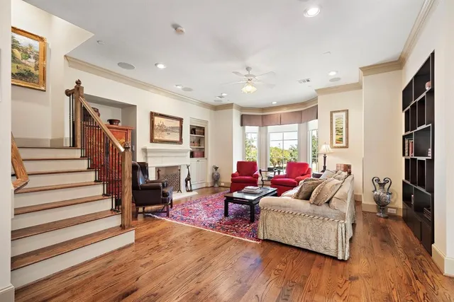 $3,950 | 1308 Lake Pointe Parkway, Sugar Land, TX 77478