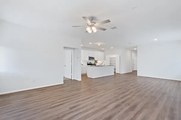 $2,000 | 249 Crystal Brook Drive, Liberty Hill, TX 78642