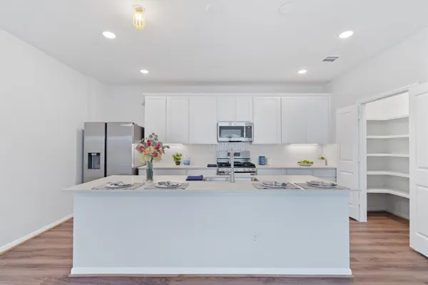 $2,000 | 249 Crystal Brook Drive, Liberty Hill, TX 78642