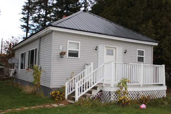$100,000 | 15 Canaan Avenue, Washburn, ME 04786