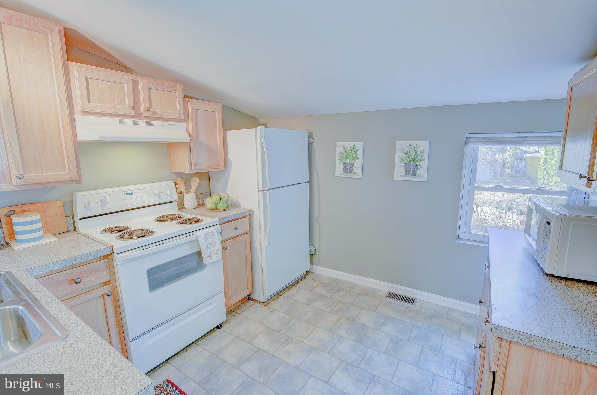 1324 Edna Road Pasadena, MD 21122 - Photo 8 of 30 Kitchen