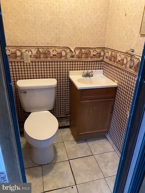 14074 2nd Street Mount Union, PA 17066 - Photo 10 of 35 a bathroom with a sink and a toilet