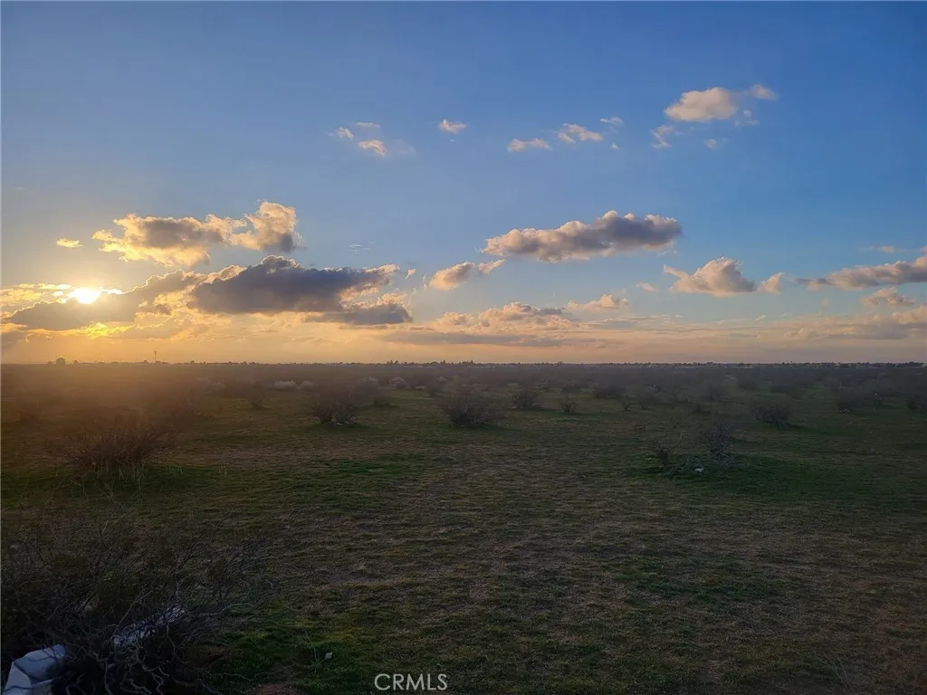 0 Pahute Road Apple Valley, CA 92307 - Photo 6 of 9 a view of an ocean and mountain