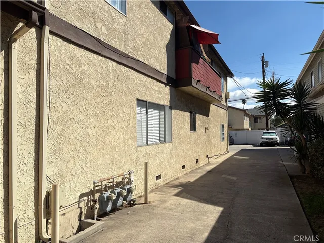 $1,100,000 | 844 Loma Avenue, Long Beach, CA 90804