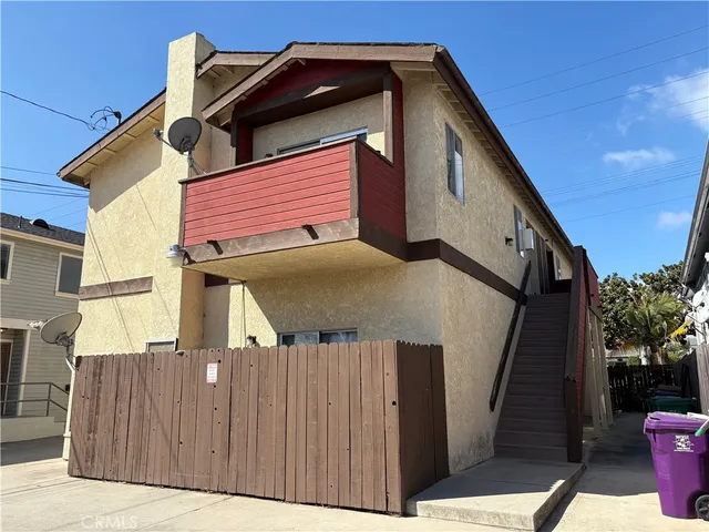 $1,100,000 | 844 Loma Avenue, Long Beach, CA 90804