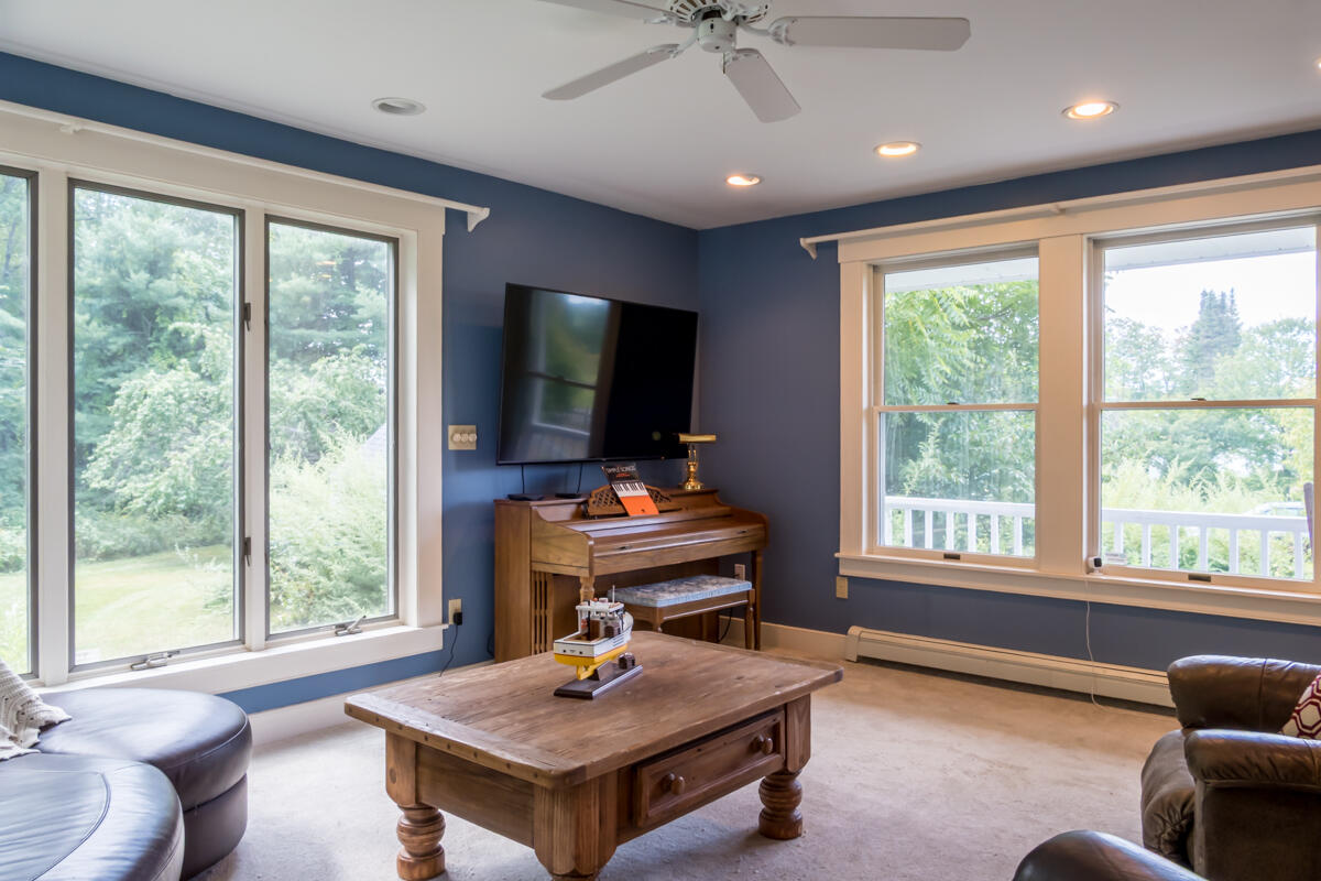 69 Beech Hill Road Freeport, ME 04032 - Photo 23 of 54 14-Living room (3 of 3)