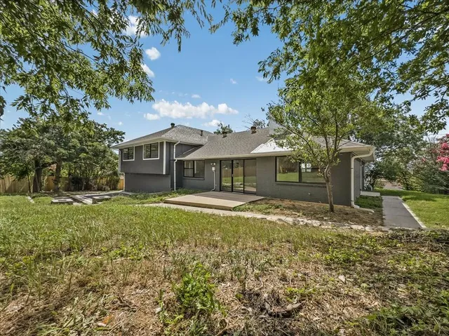 $464,000 | 136 Southwest Rand Drive, Burleson, TX 76028