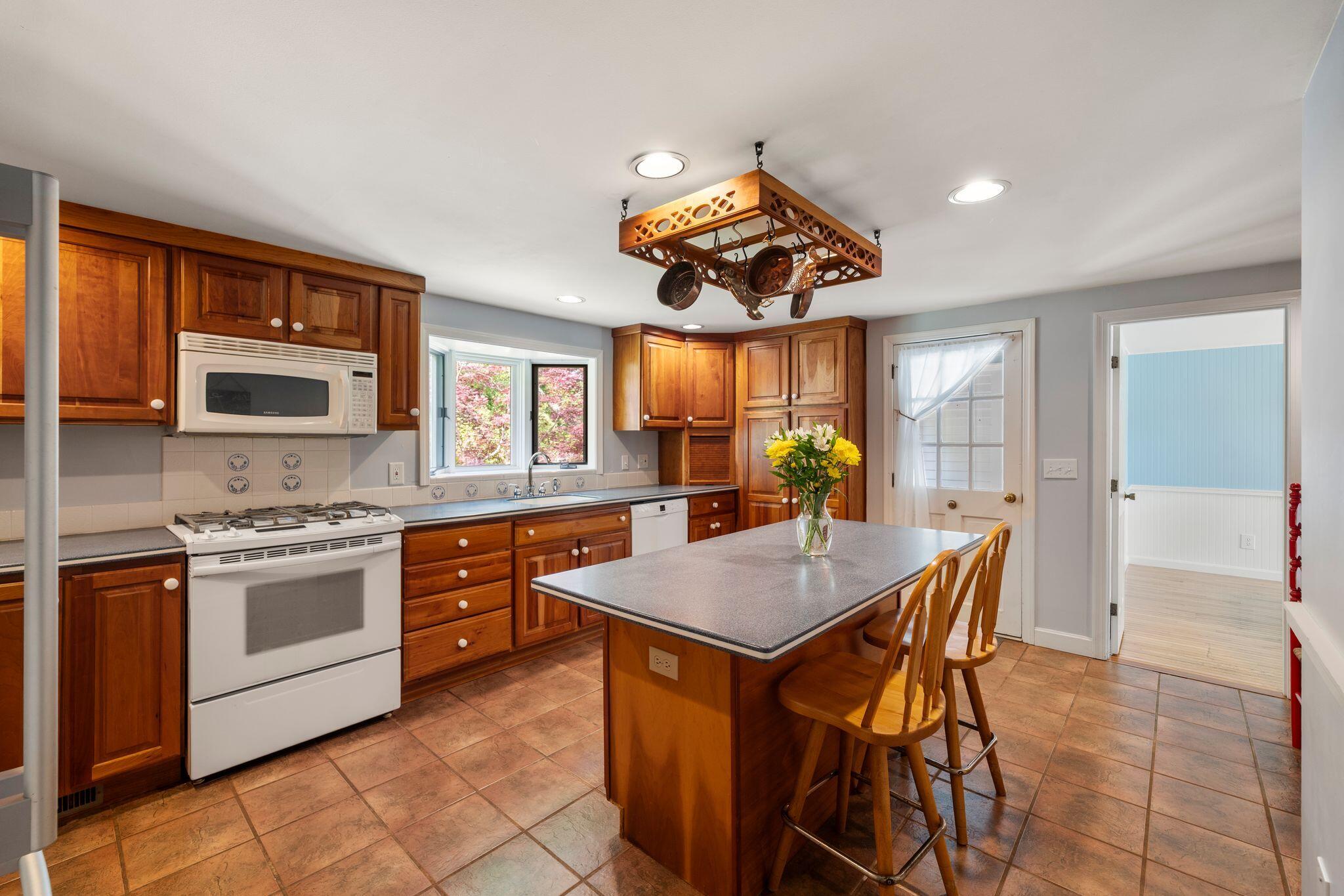 68 Chippingstone Road Chatham, MA 02633 - Photo 13 of 56 DSC05675