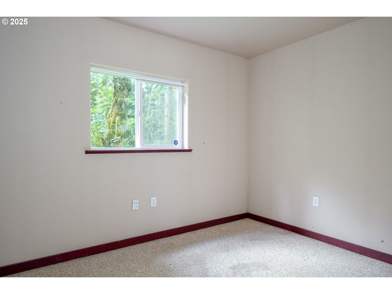 18335 Southeast 370th Avenue Sandy, OR 97055 - Photo 34 of 42 a view of an empty room with a window