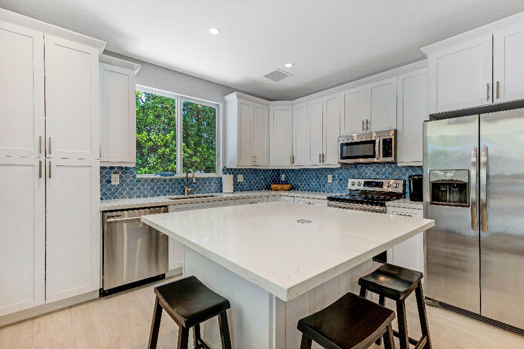 143 North Hammock Road Islamorada, FL 33036 - Photo 14 of 33 42147_6a2a0a07dc120_06.11.2026_image-14