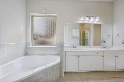 $457,999 | 744 Patriot Lane, Irving, TX 75060