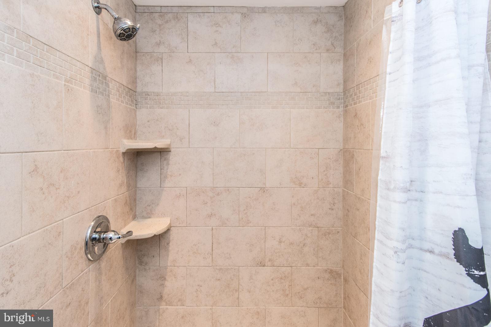 9226 Annapolis Road Philadelphia, PA 19114 - Photo 15 of 56 Gallery Image 15