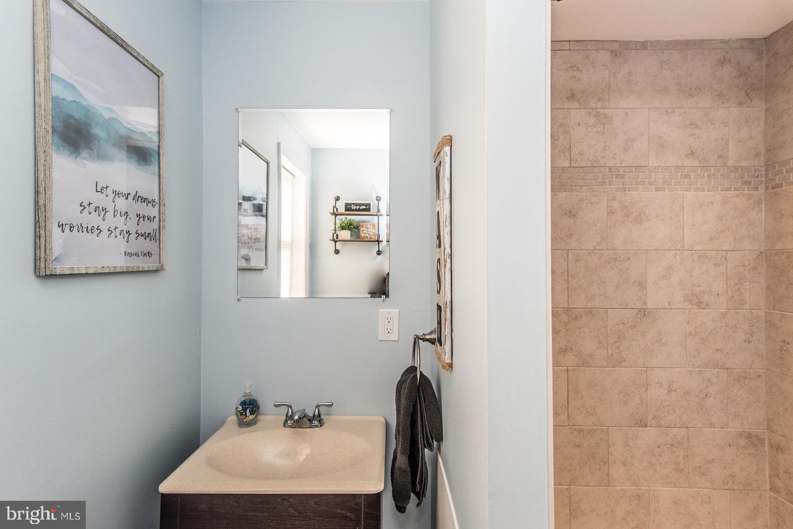 9226 Annapolis Road Philadelphia, PA 19114 - Photo 17 of 56 Gallery Image 17