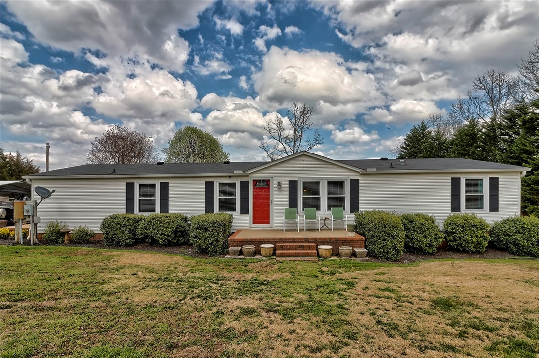 206 Mountain Estates Road Pickens, SC 29671 - Photo 1 of 33