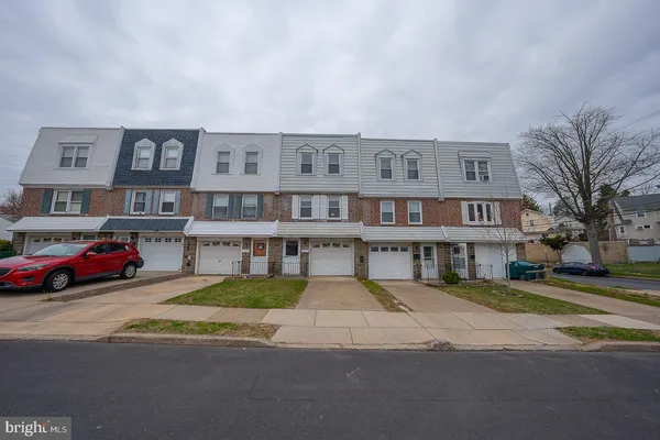 $2,200 | 130 Ivy Court, Upper Darby, PA 19082