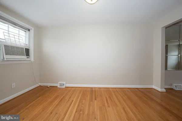 $2,200 | 130 Ivy Court, Upper Darby, PA 19082