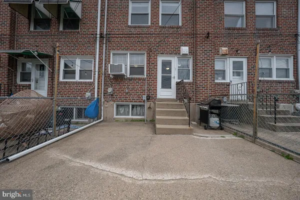 $2,200 | 130 Ivy Court, Upper Darby, PA 19082