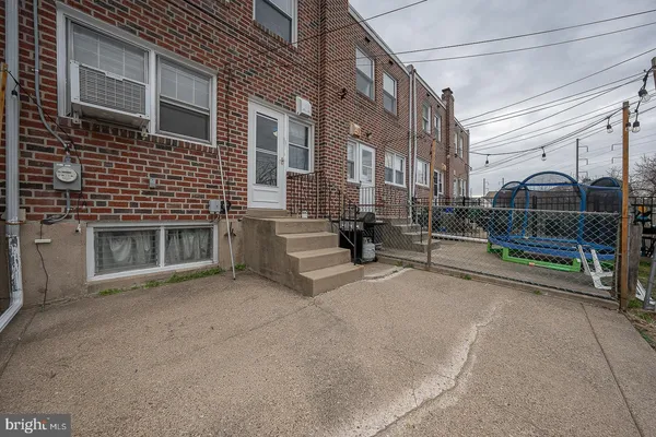 $2,200 | 130 Ivy Court, Upper Darby, PA 19082