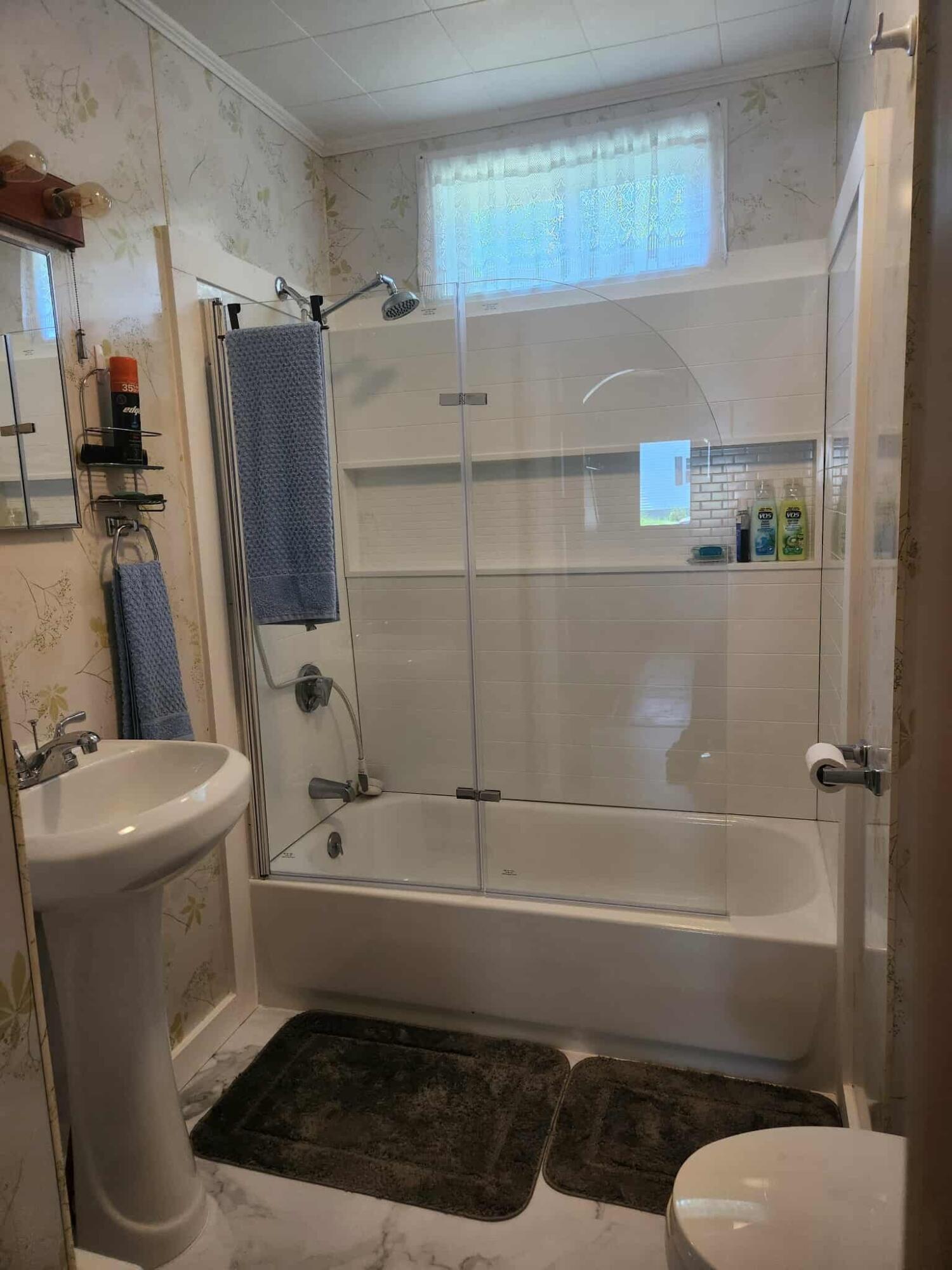 34 Cedar Street East Millinocket, ME 04430 - Photo 14 of 40 1st floor bath