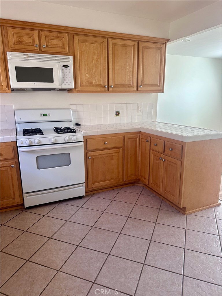 2617 Rockefeller Lane, Unit C Redondo Beach, CA 90278 - Photo 3 of 27