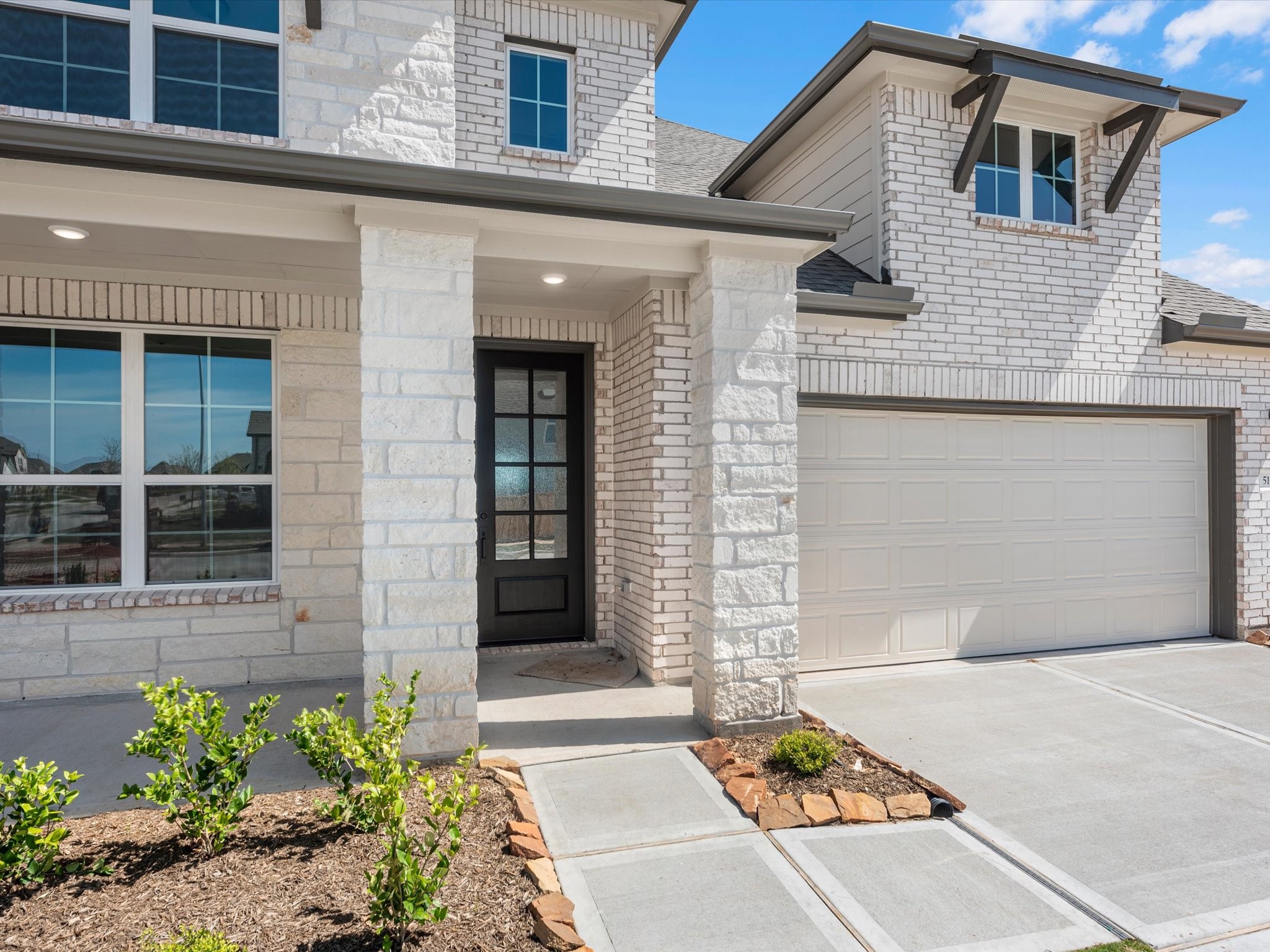 511 Selaura Street Rosenberg, TX 77471 - Photo 2 of 30 a front view of a house