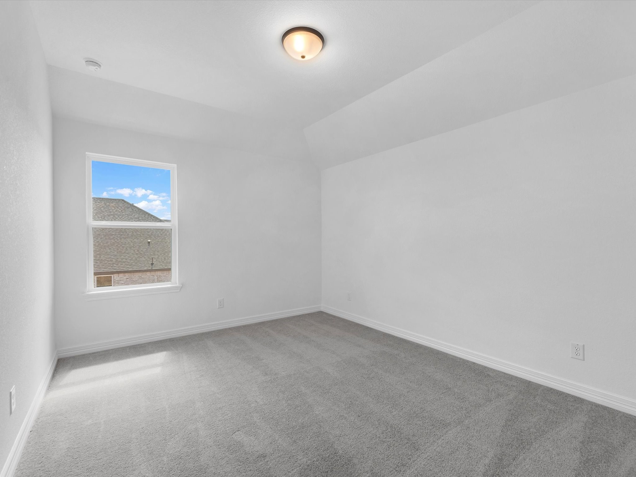 511 Selaura Street Rosenberg, TX 77471 - Photo 24 of 30 an empty room with a window