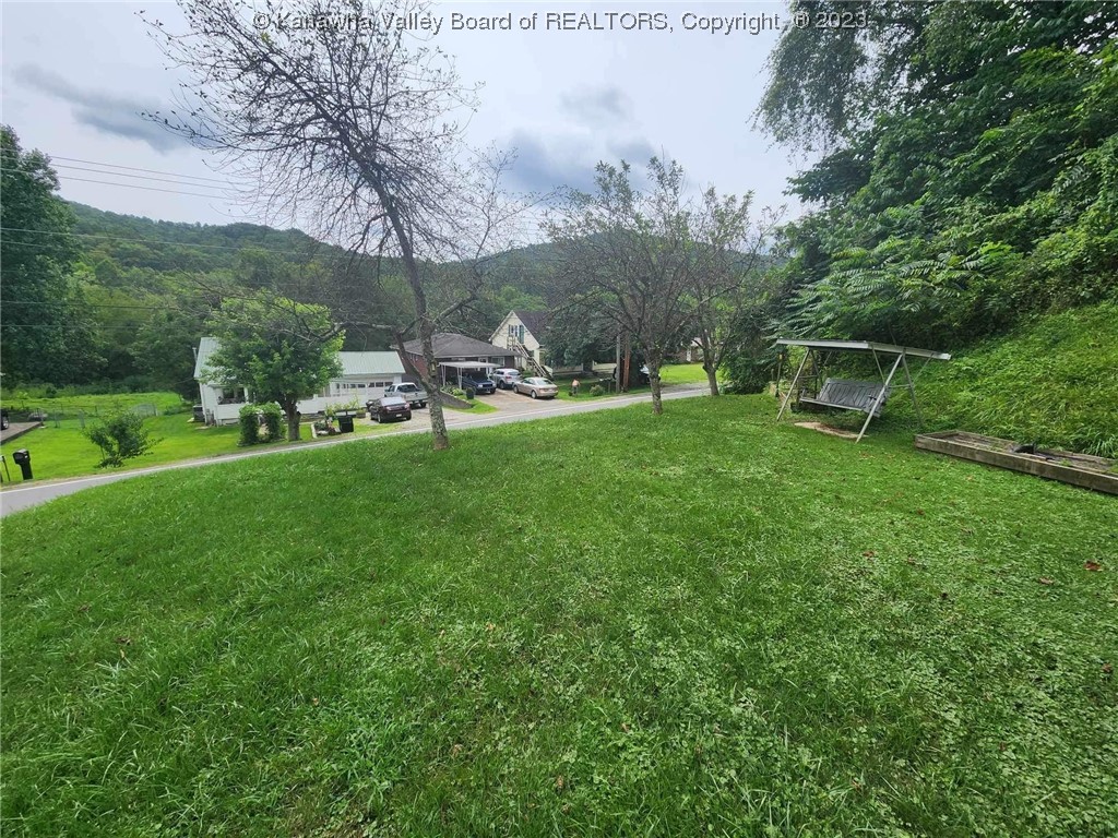5203 Elk River Road North Elkview, WV 25071 - Photo 11 of 13 Gallery Image 11