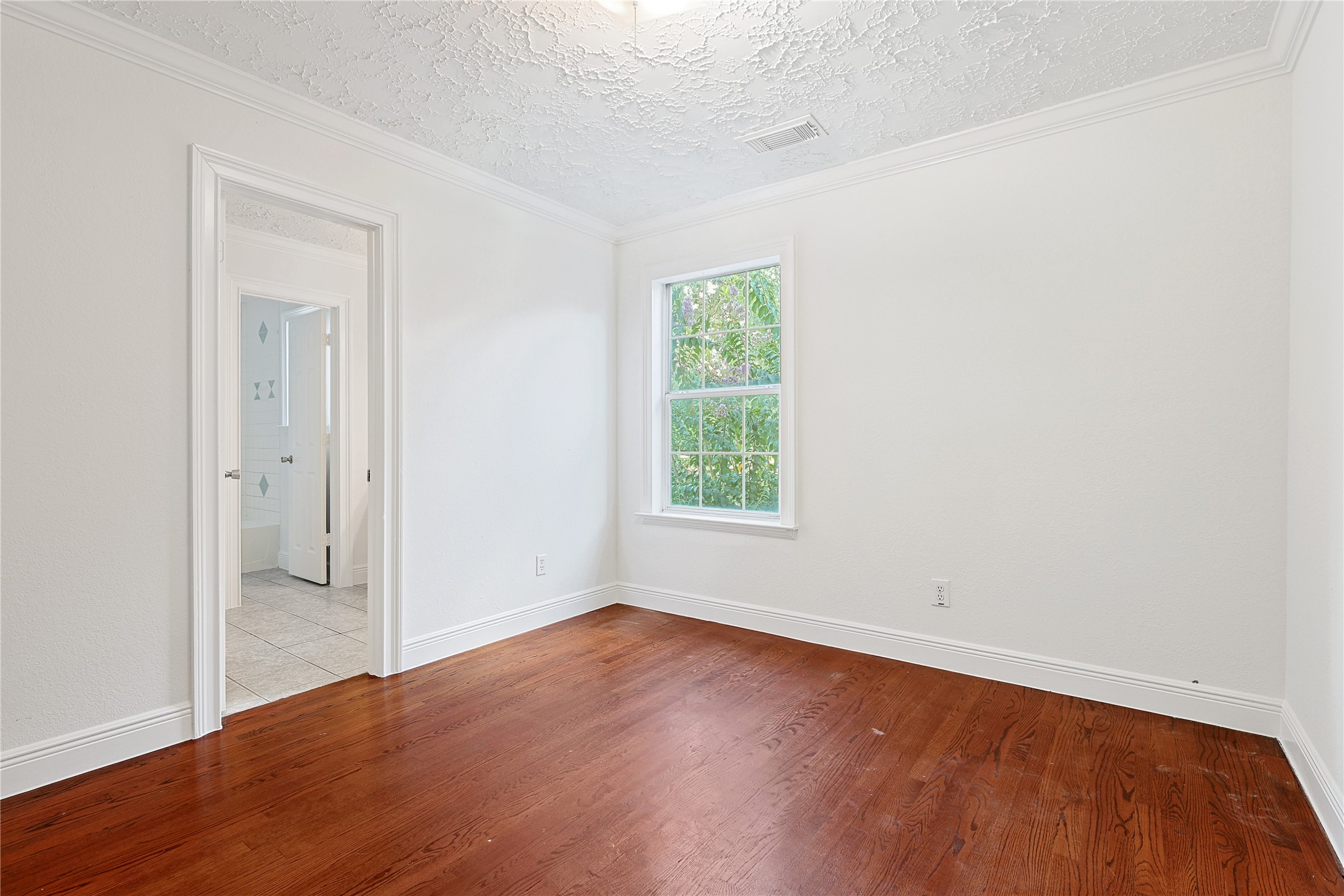 8502 Detroit Street, Unit D Houston, TX 77017 - Photo 16 of 23 Room 3