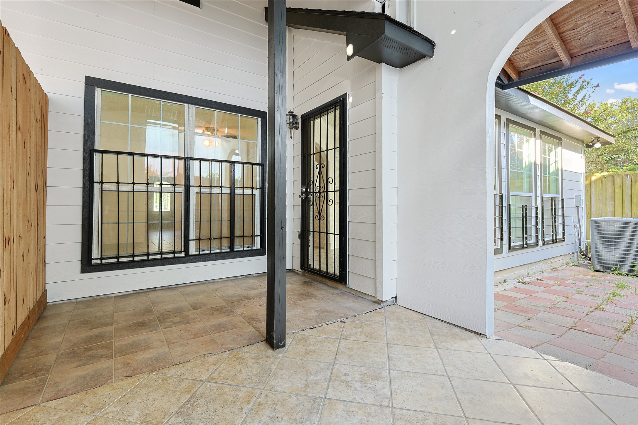 8502 Detroit Street, Unit D Houston, TX 77017 - Photo 21 of 23 Outside Patio