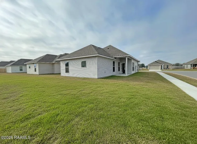 $230,750 | 3413 Autumn Park Drive, Maurice, LA 70555