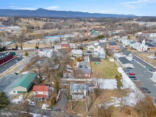 $267,500 | 115 East Page Street, Luray, VA 22835