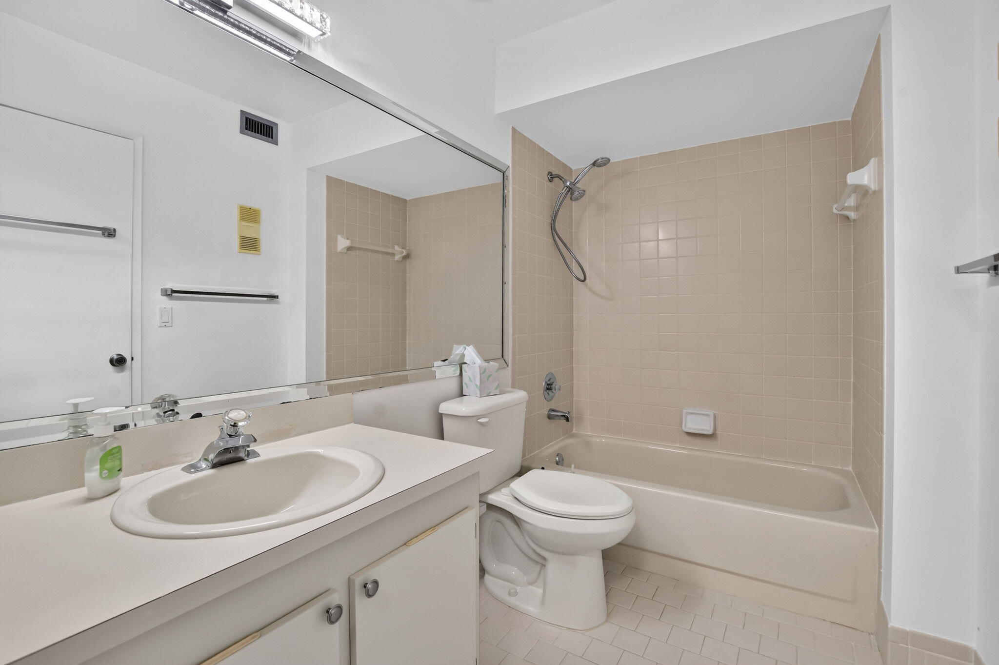 9095 Flynn Circle, Unit 6 Boca Raton, FL 33496 - Photo 30 of 52 28-web-or-mls-DSC_3018