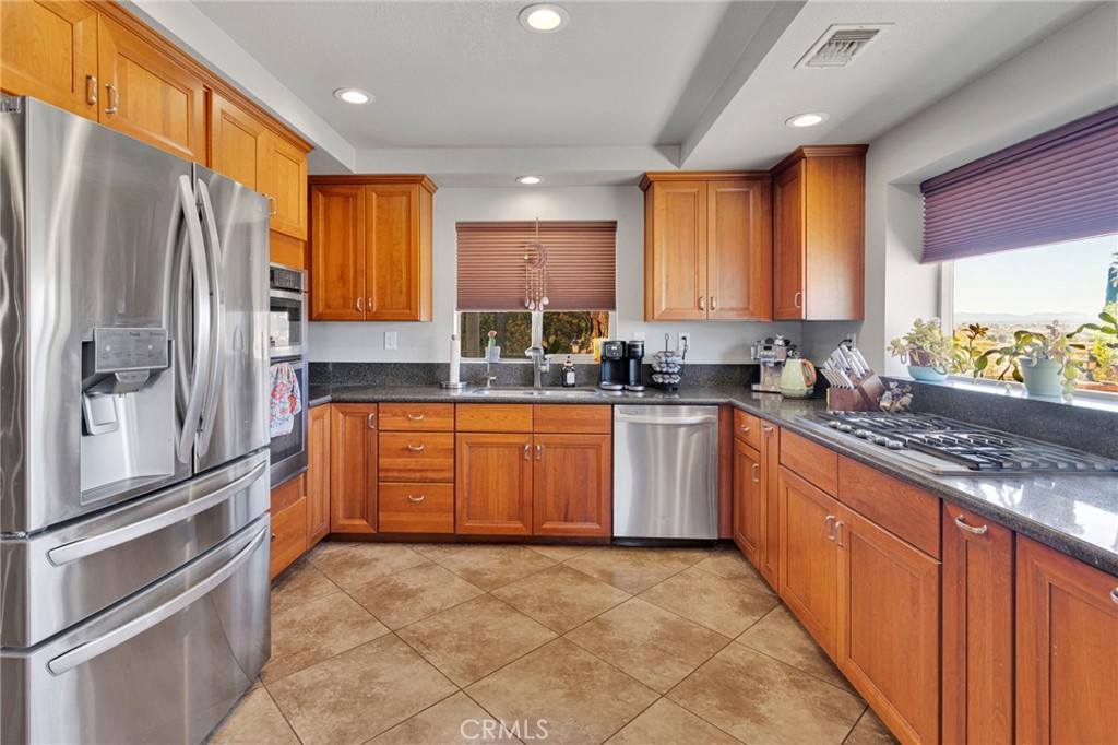 13863 Pamlico Road Apple Valley, CA 92307 - Photo 26 of 75