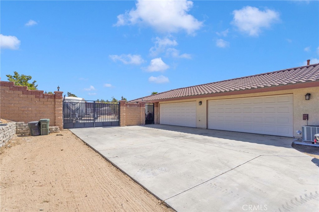 13863 Pamlico Road Apple Valley, CA 92307 - Photo 4 of 75