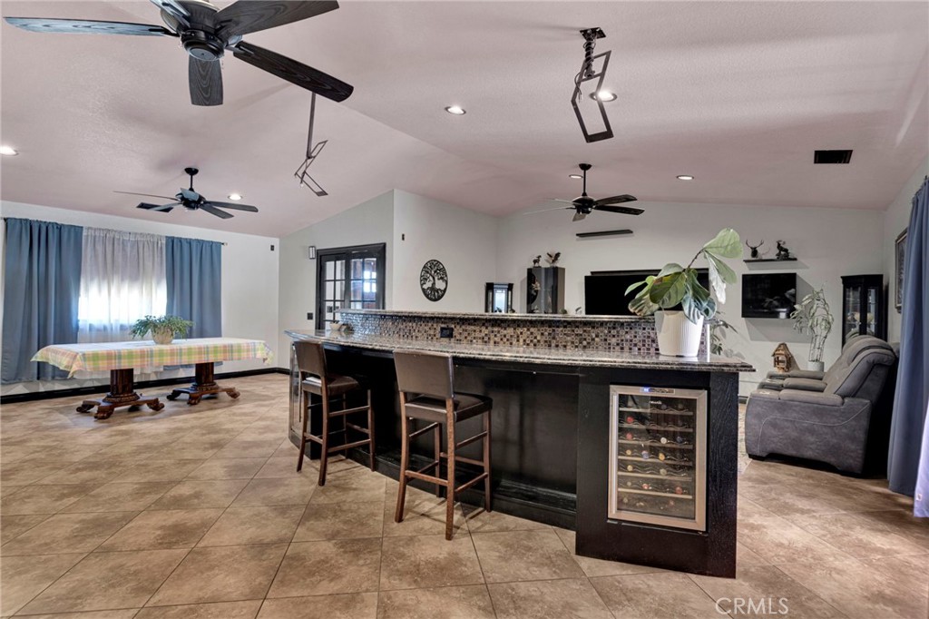 13863 Pamlico Road Apple Valley, CA 92307 - Photo 7 of 75