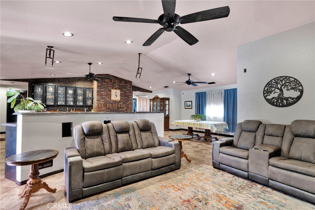 13863 Pamlico Road Apple Valley, CA 92307 - Photo 9 of 75