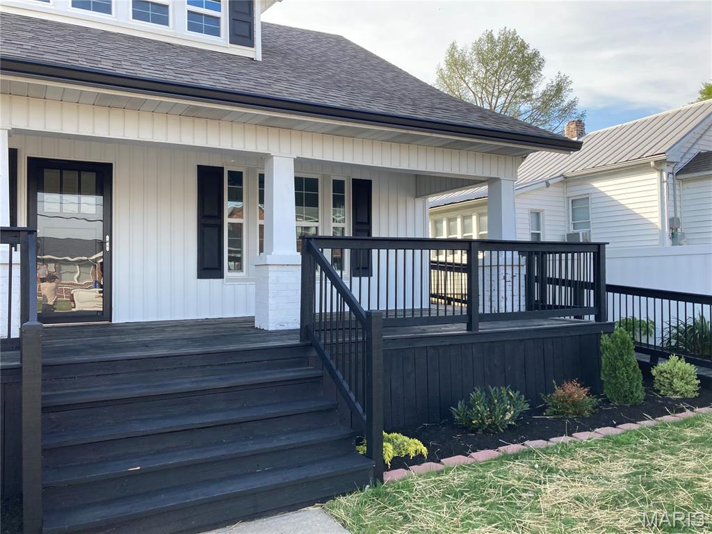 141 North Messmer Street Scott City, MO 63780 - Photo 3 of 33