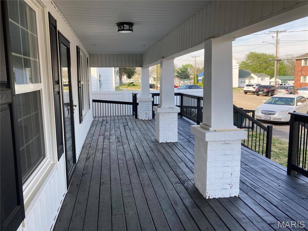 141 North Messmer Street Scott City, MO 63780 - Photo 4 of 33