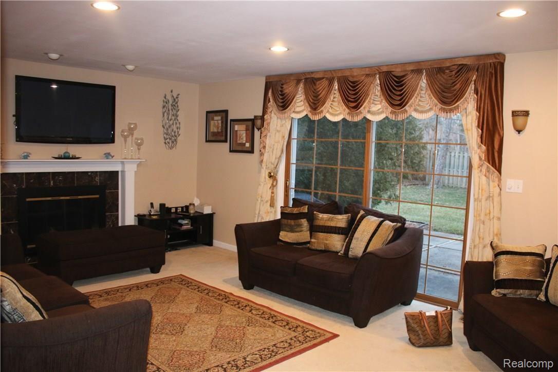 36110 Congress Road Farmington, MI 48335 - Photo 7 of 28 you7.jpg