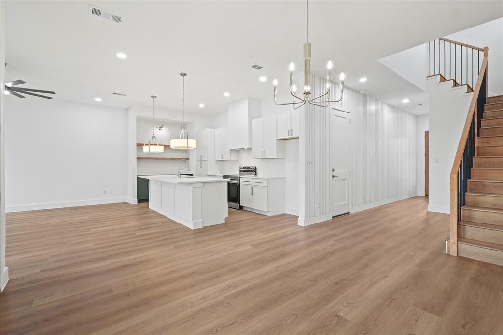 3835 Spence Street Dallas, TX 75215 - Photo 3 of 29