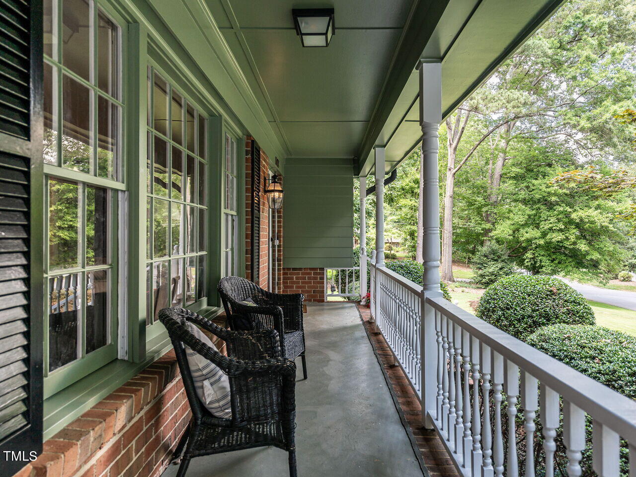 1713 Medfield Road Raleigh, NC 27607 - Photo 38 of 41 004-1280x960-front-porch