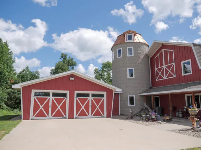 $1,550,000 | 50808 141st Avenue, Verndale, MN 56481