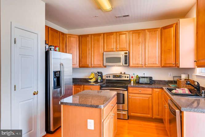 113 South Exeter Street, Unit 177 Baltimore, MD 21202 - Photo 8 of 30 kitchen