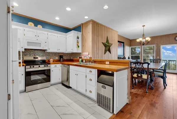 $2,980,000 | 290 B Atlantic Avenue, Pawleys Island, SC 29585