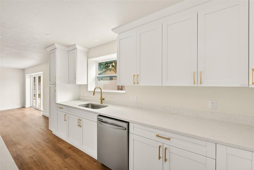2171 Beecher Road North Clearwater, FL 33763 - Photo 8 of 47 Gallery Image 8