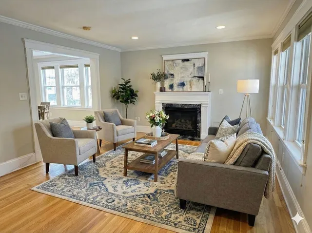 $3,700 | 129 Hillside Road, Unit 1, Watertown, MA 02472