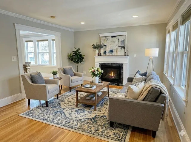 $3,700 | 129 Hillside Road, Unit 1, Watertown, MA 02472