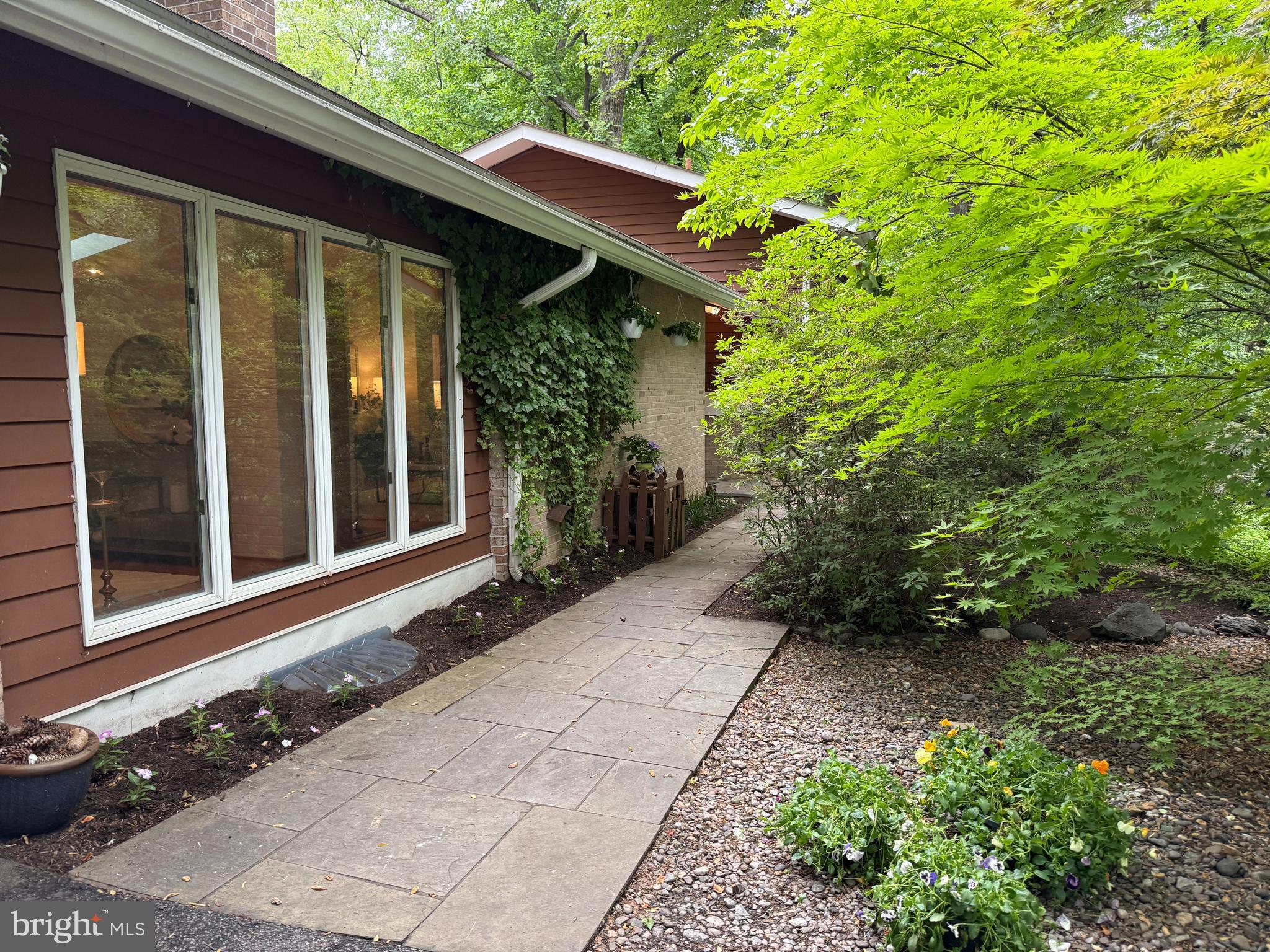 8108 Hamilton Spring Road Bethesda, MD 20817 - Photo 3 of 48