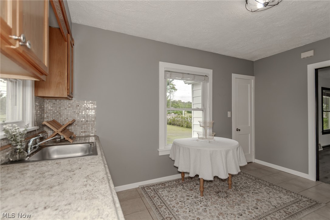 7987 Euclid Chardon Road Kirtland, OH 44094 - Photo 10 of 33