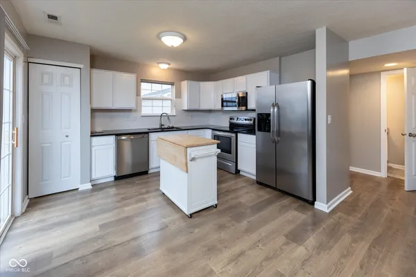 $335,000 | 2810 Bluewood Way, Plainfield, IN 46168